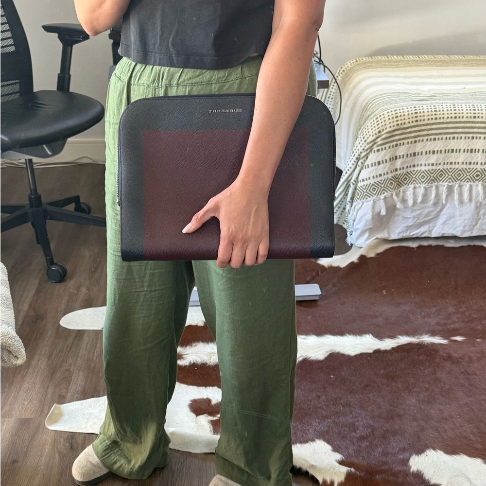 Burberry Zip Pouch / laptop sleeve
